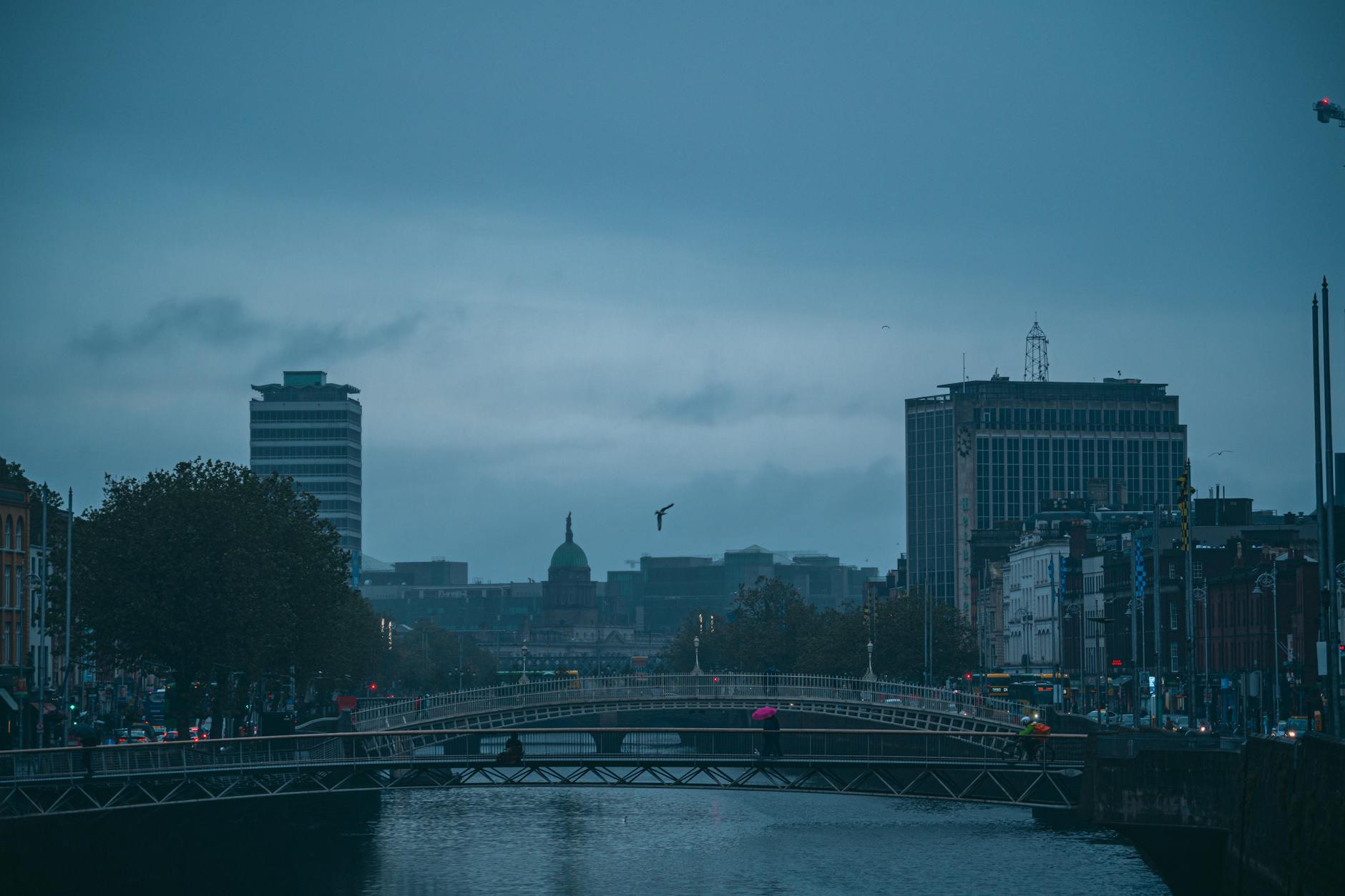 Ha’penny Bridge in Dublin on a clear morning