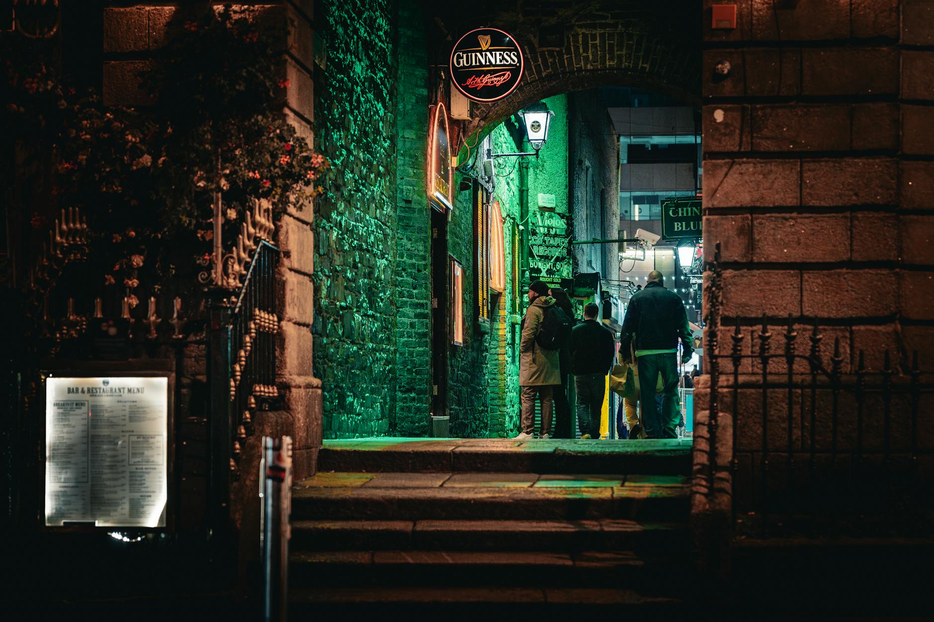 Dublin pubs come alive at night