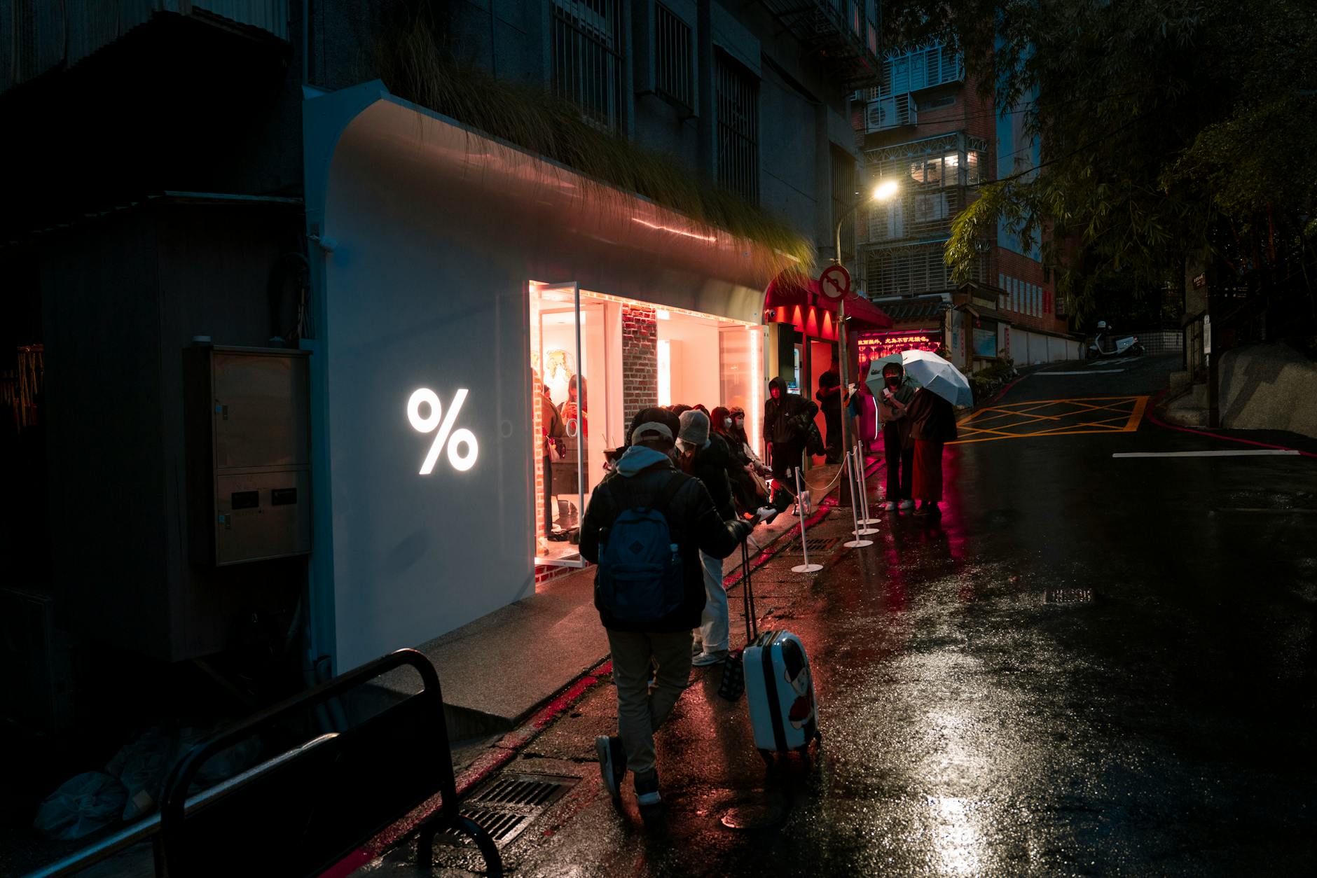 Major Dublin nightclubs queue 30-60 minutes Friday-Saturday