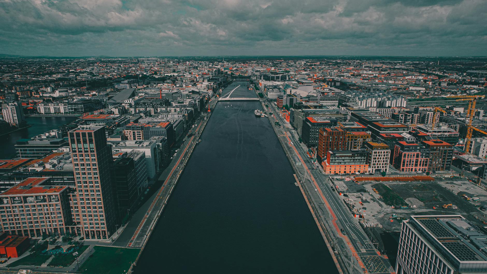 360-degree views of Dublin from the Gravity Bar