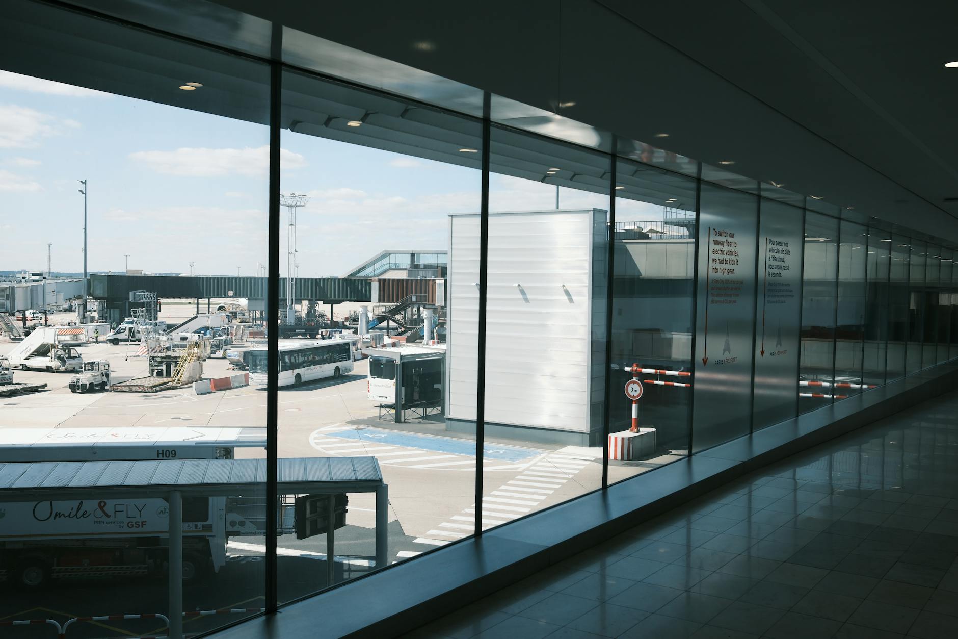 Passengers making connections at Dublin Airport with luggage in the terminal