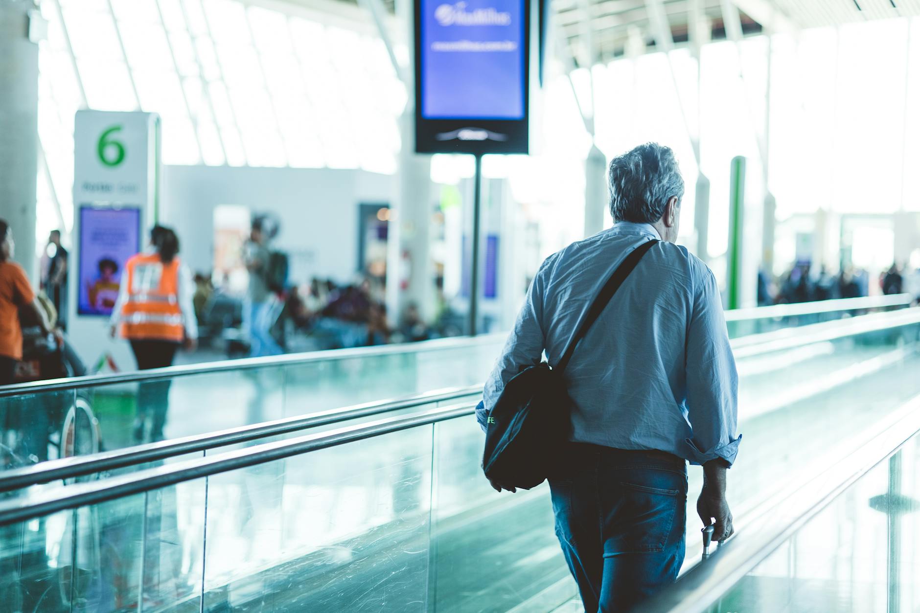 Layover planning - timing and luggage