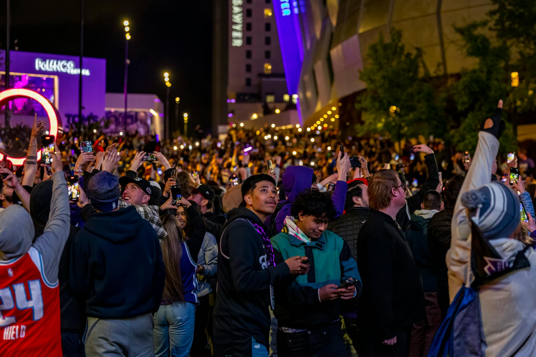 New Year's Eve crowds at Custom House Quay
