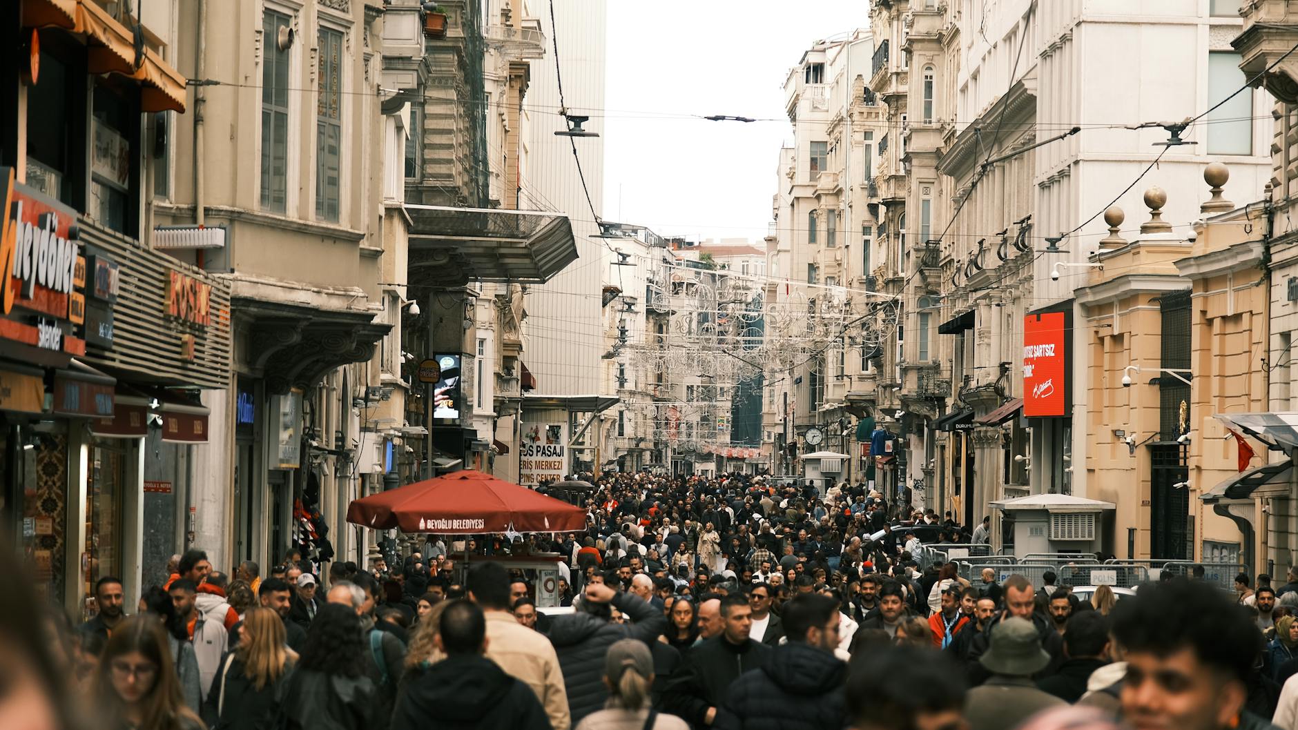 Pickpocketing precautions in crowds